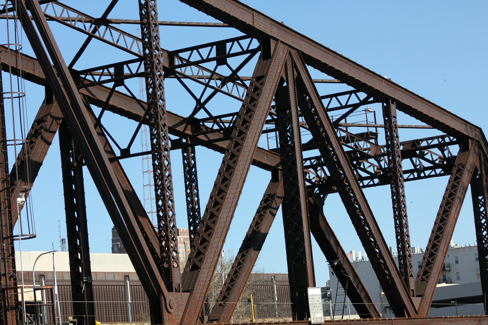 Diagonal member details